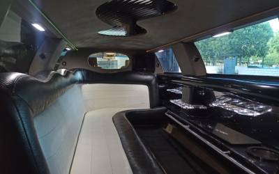 Lincoln Blanca | LimuHummer | Alquiler Limusinas Hummer